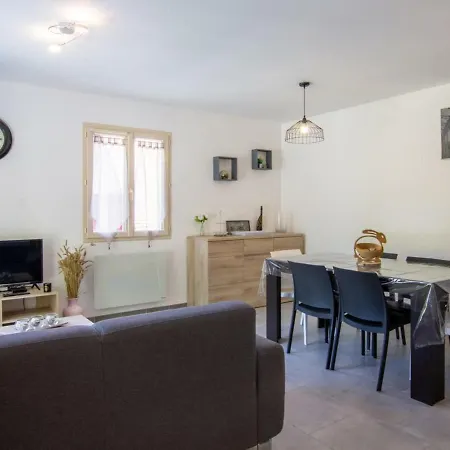 **gite Cosy Avec Terrasses Et Jardin A 7 Km De Montignac, Equipe, Ideal Pour Explorer La Dordogne** - Fr-1-616-202