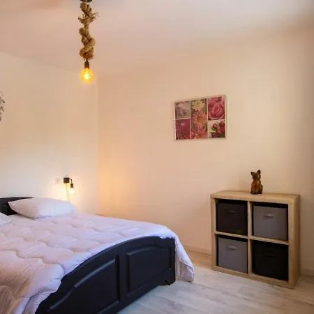 Holiday home **gite Cosy Avec Terrasses Et Jardin A 7 Km De Montignac, Equipe, Ideal Pour Explorer La Dordogne** - Fr-1-616-202 Auriac-du-Perigord