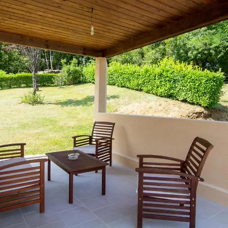 **gite Cosy Avec Terrasses Et Jardin A 7 Km De Montignac, Equipe, Ideal Pour Explorer La Dordogne** - Fr-1-616-202 * Auriac-du-Perigord