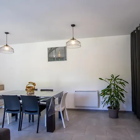 Maison Independante Avec Wi-fi Et Parking A - Fr-1-616-202