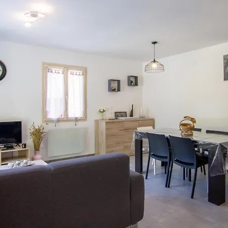 Holiday home **gite Cosy Avec Terrasses Et Jardin A 7 Km De Montignac, Equipe, Ideal Pour Explorer La Dordogne** - Fr-1-616-202 Auriac-du-Perigord